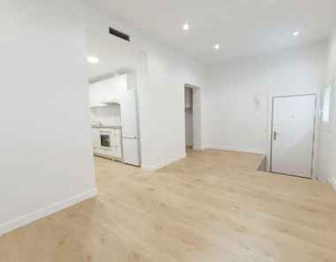 COLOCACION DE SUELOS LAMINADOS DE MADERAS SUELOS DE VINILOS SPC