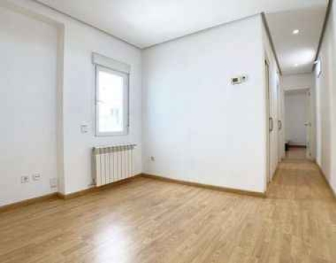 COLOCACION DE SUELOS LAMINADOS DE MADERAS SUELOS DE VINILOS SPC