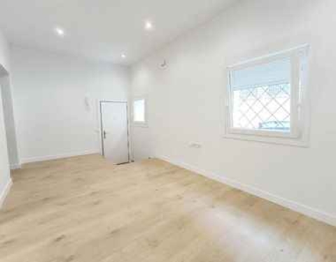 COLOCACION DE SUELOS LAMINADOS DE MADERAS SUELOS DE VINILOS SPC