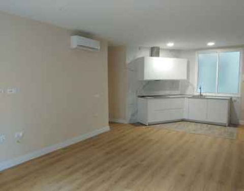 COLOCACION DE SUELOS LAMINADOS DE MADERAS SUELOS DE VINILOS SPC