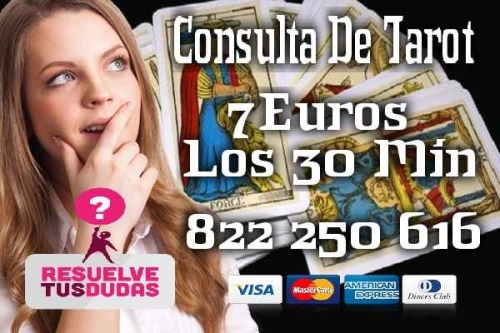 DESCUBRE TU FUTURO A TRAVES DEL TAROT