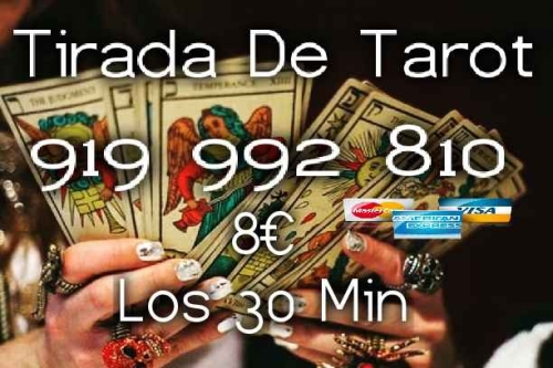 DESCUBRE TU FUTURO A TRAVéS DEL TAROT