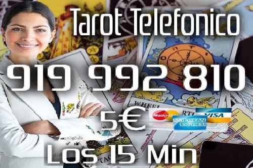 DESCUBRE TU FUTURO A TRAVéS DEL TAROT