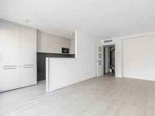 INSTALADOR DE SUELOS DE MADERAS LAMINADOS VINILOS SPC