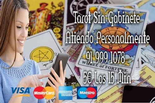 DESCUBRE TU FUTURO A TRAVéS DEL TAROT