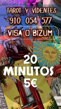 DESCUBRE TU FUTURO A TRAVÉS DEL TAROT 5€