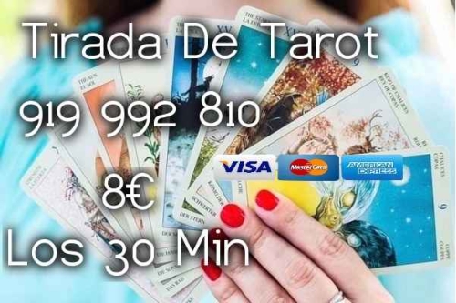 DESCUBRE TU FUTURO A TRAVéS DEL TAROT